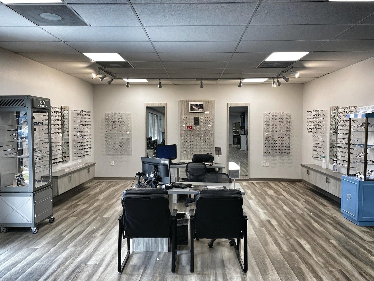 The Eye Centers of Florida Clewiston office located at 820 W. Sugarland Highway has been remodeled with modern finishes and a larger waiting area to better serve patients and practice social distancing.